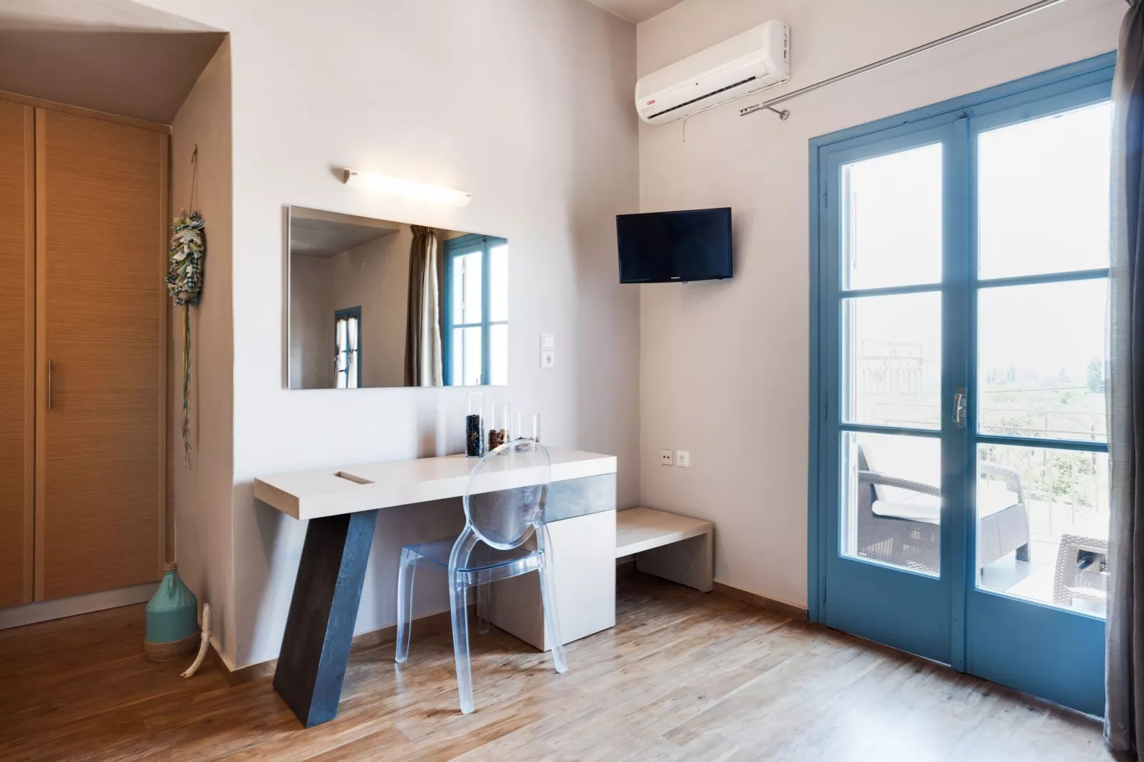 Charmante studio op Lesbos met een balkon-Woonkamer