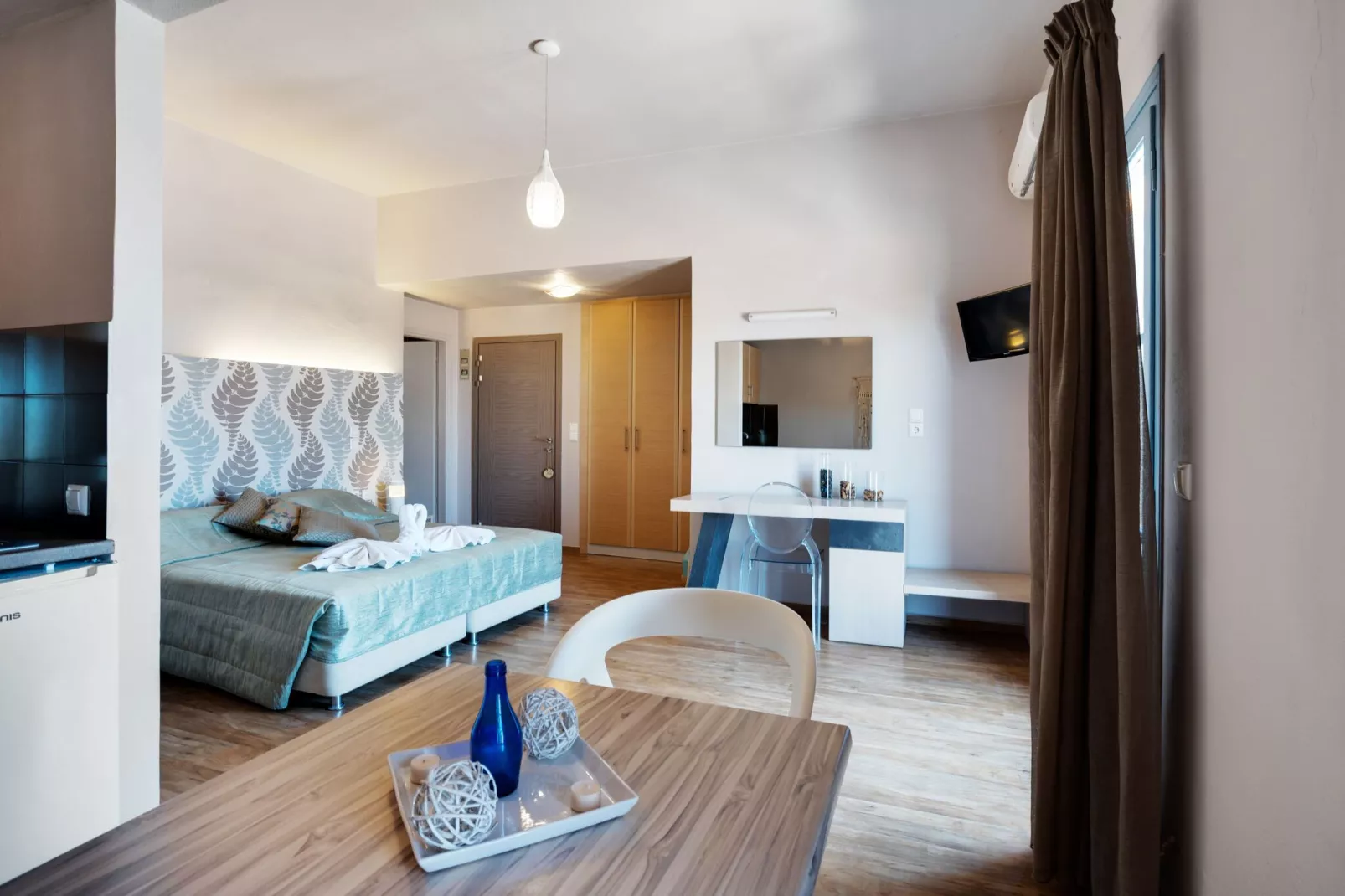 Charmante studio op Lesbos met een balkon-Slaapkamer