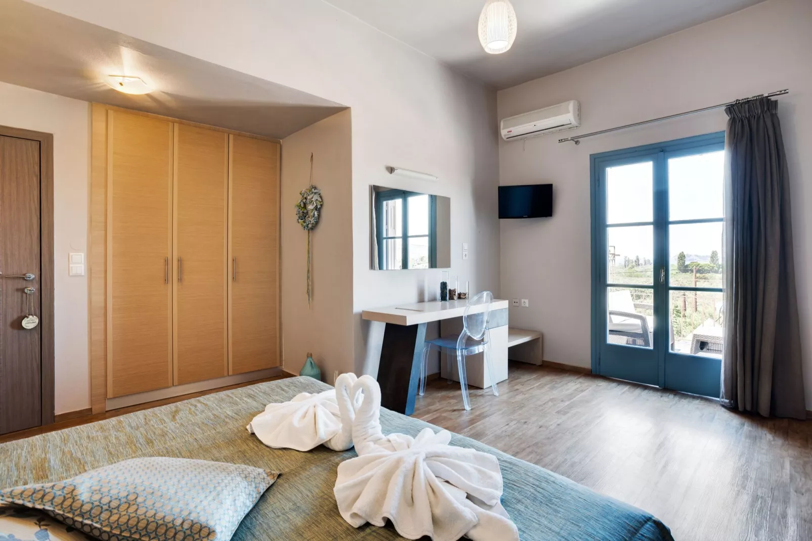 Charmante studio op Lesbos met een balkon-Slaapkamer