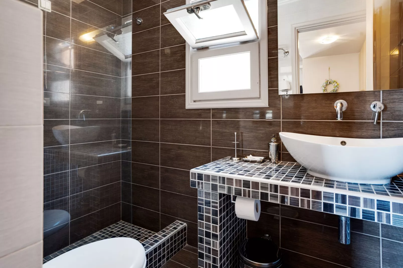 Charmante studio op Lesbos met een balkon-Badkamer