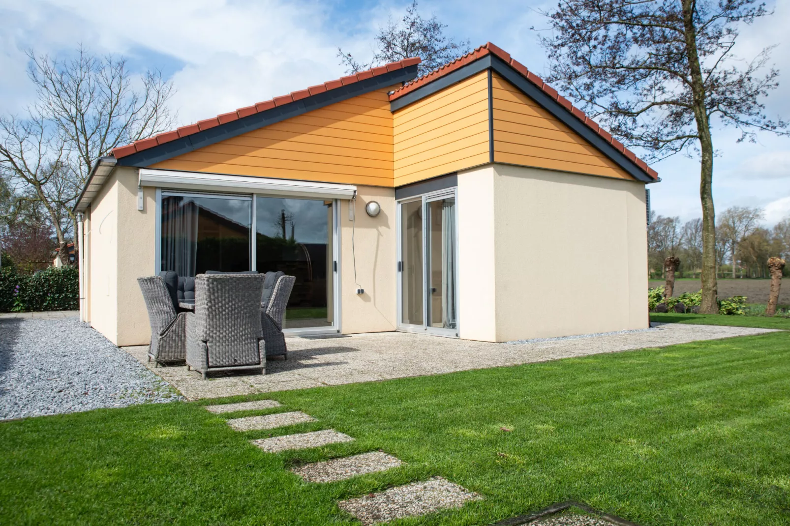 4 pers Welness huis 93-Terrasbalkon