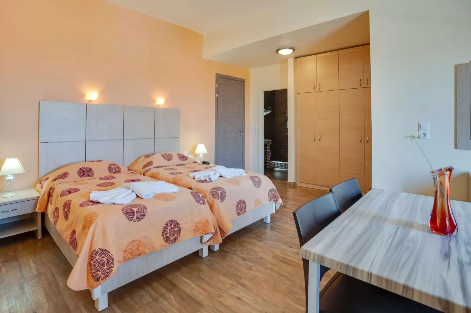 Aangename studio op Lesbos met een balkon-Slaapkamer