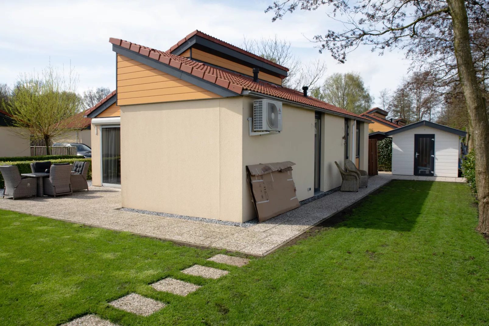 4 pers Welness huis 93-Buitenkant zomer