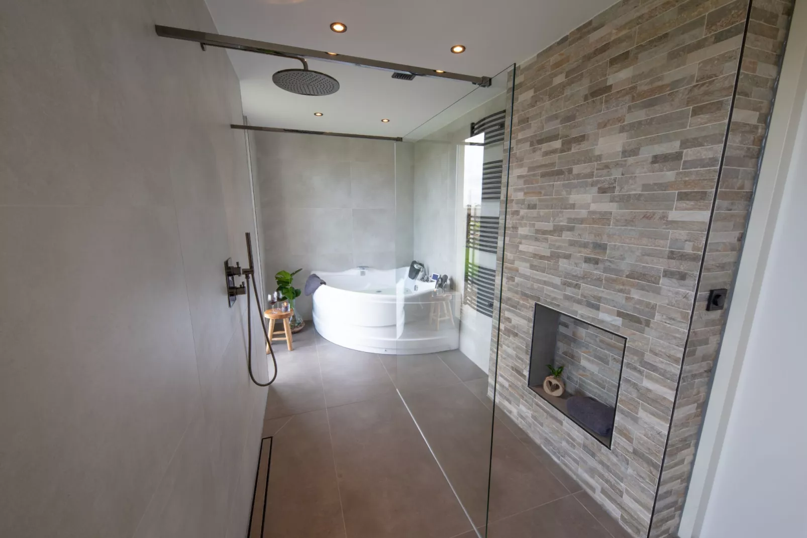 4 pers Welness huis 93-Badkamer