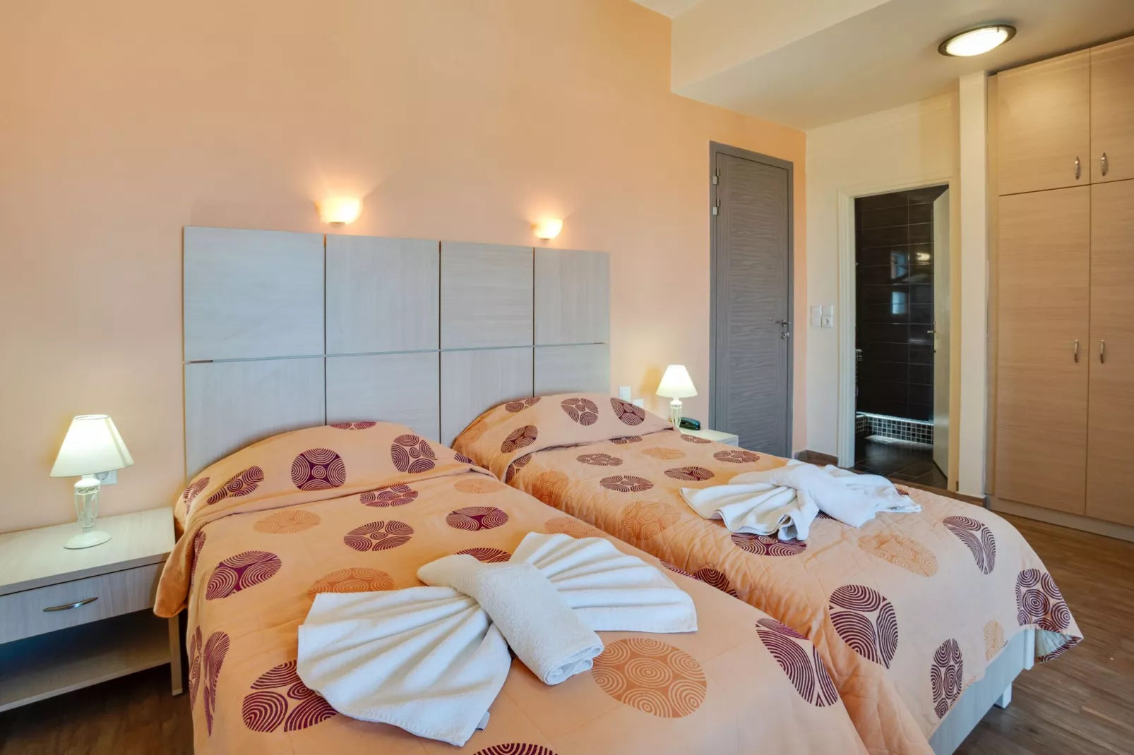 Aangename studio op Lesbos met een balkon-Slaapkamer