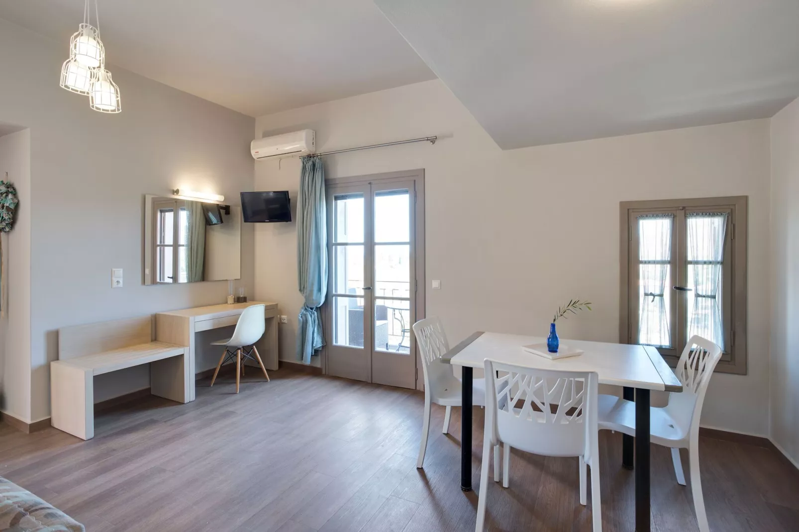 Comfortabele studio op Lesbos met een balkon-Woonkamer