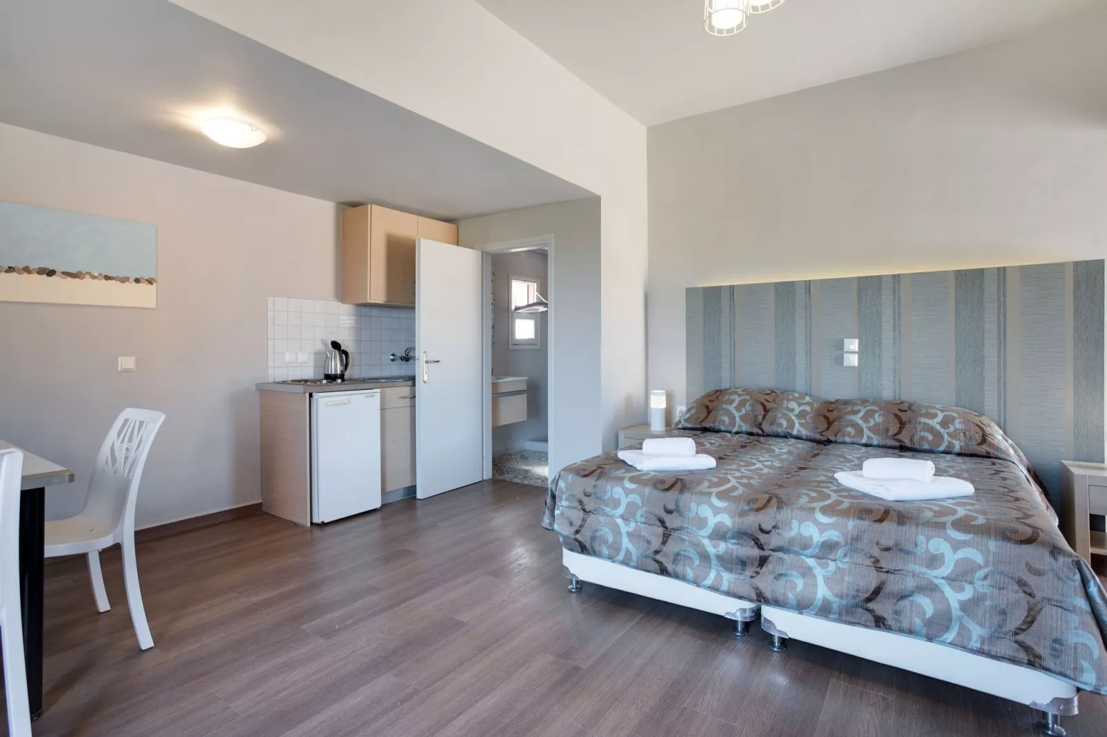 Comfortabele studio op Lesbos met een balkon-Slaapkamer
