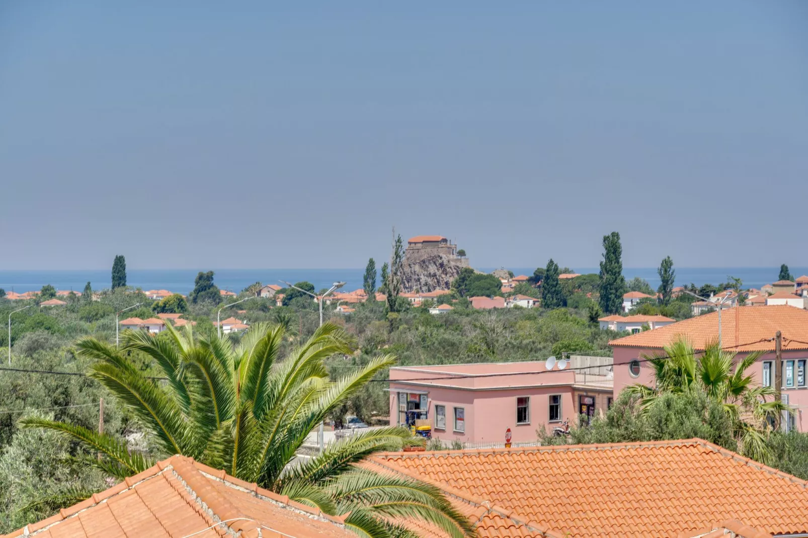 Leuke studio op Lesbos met een balkon-Gebieden zomer 1km