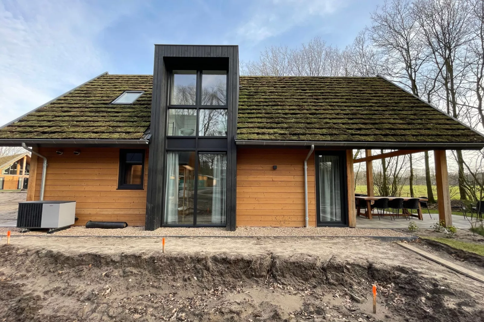 Bos Villa met Hottub & Sauna  8 personen-Buitenkant zomer