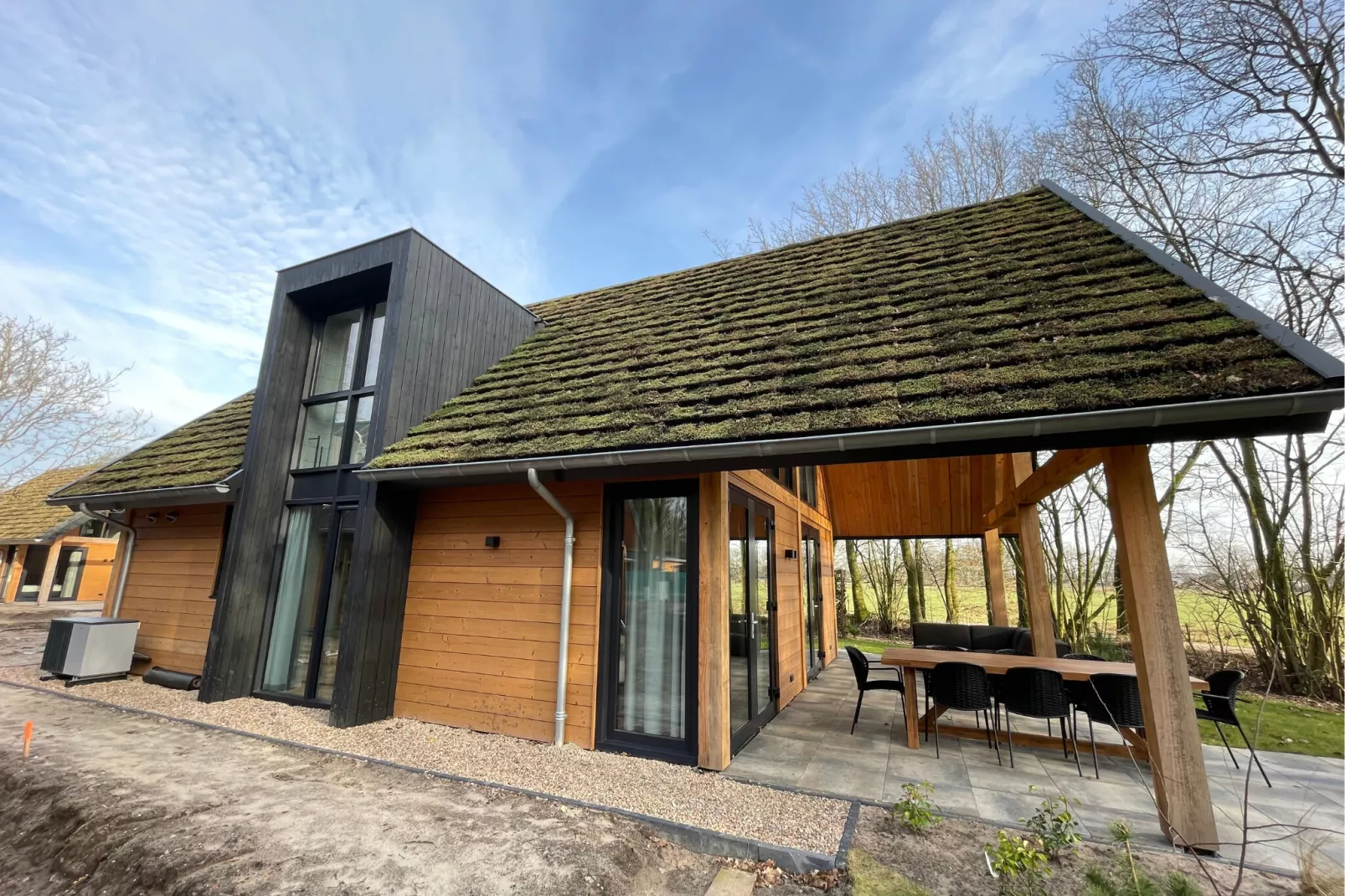 Bos Villa met Hottub & Sauna  8 personen-Buitenkant zomer