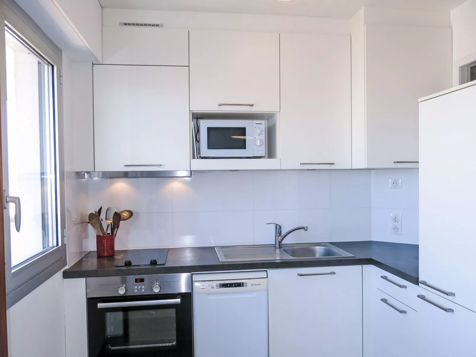L'Hippocampe T2 balcon et large vue mer-Binnen