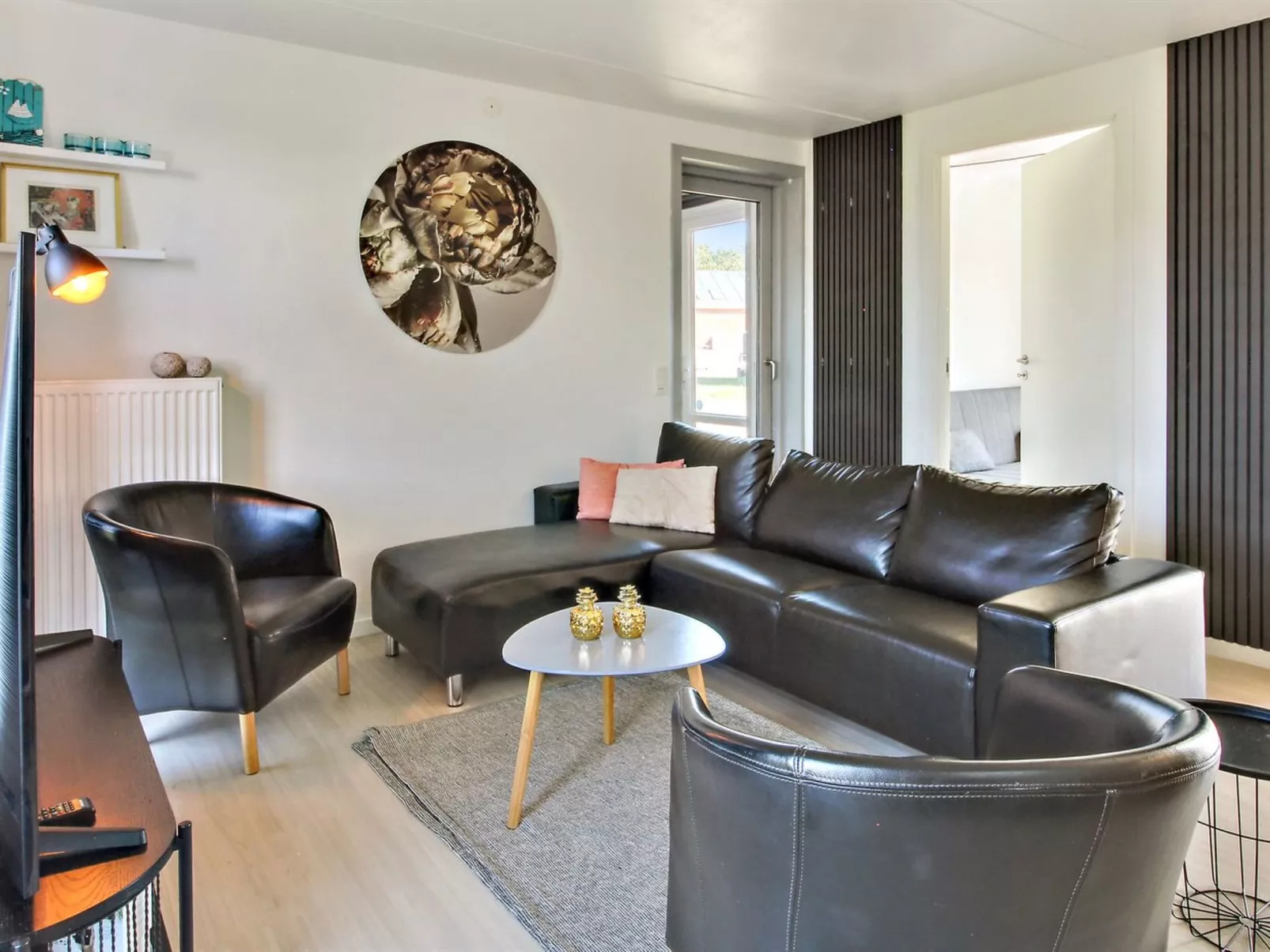 "Aswith" - 2.3km from the sea-Binnen