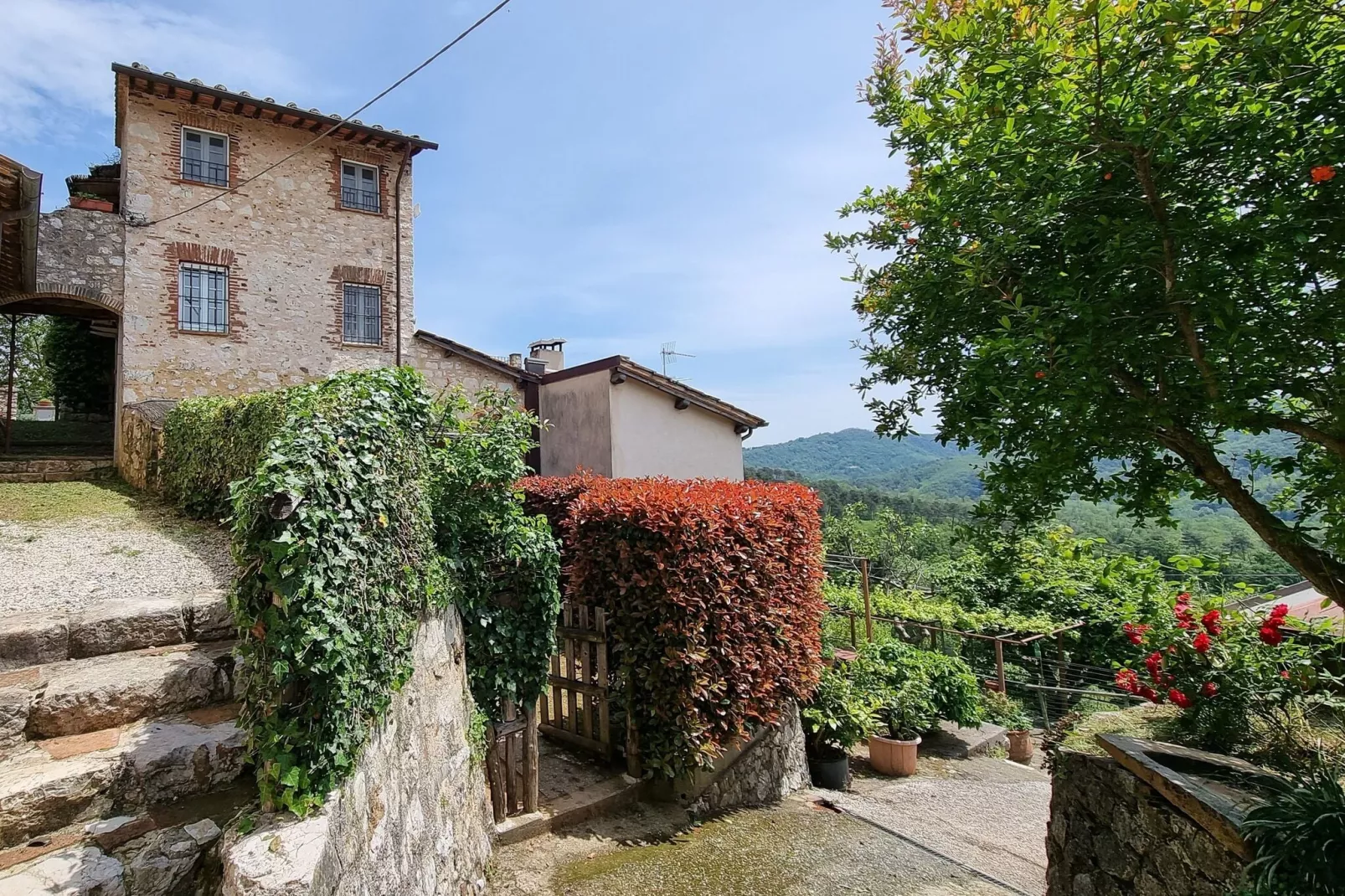 Casa Orbicciano & Nido d'amore - Buitenkant zomer