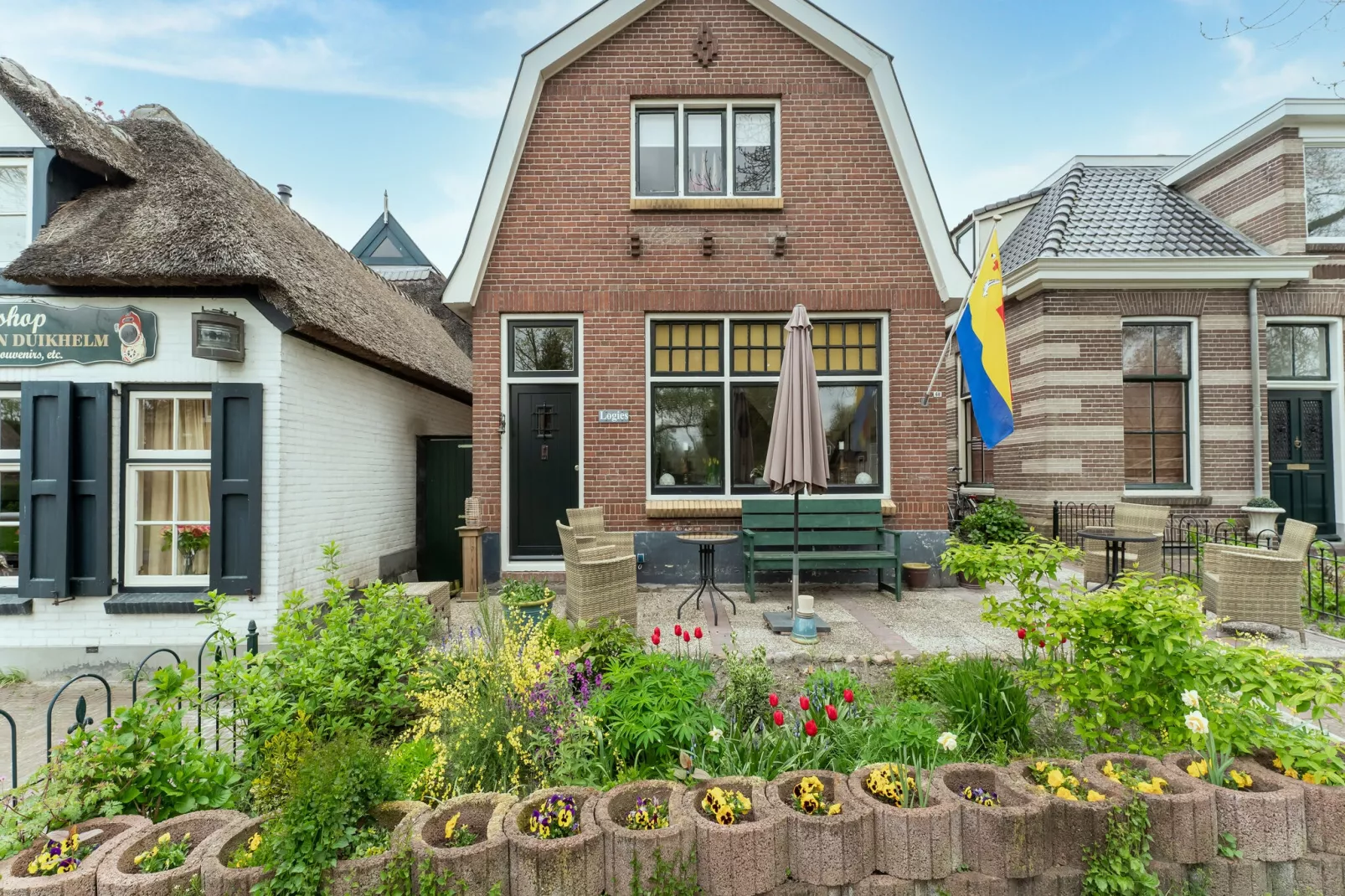 Logies Paal 4 Giethoorn-Buitenkant zomer