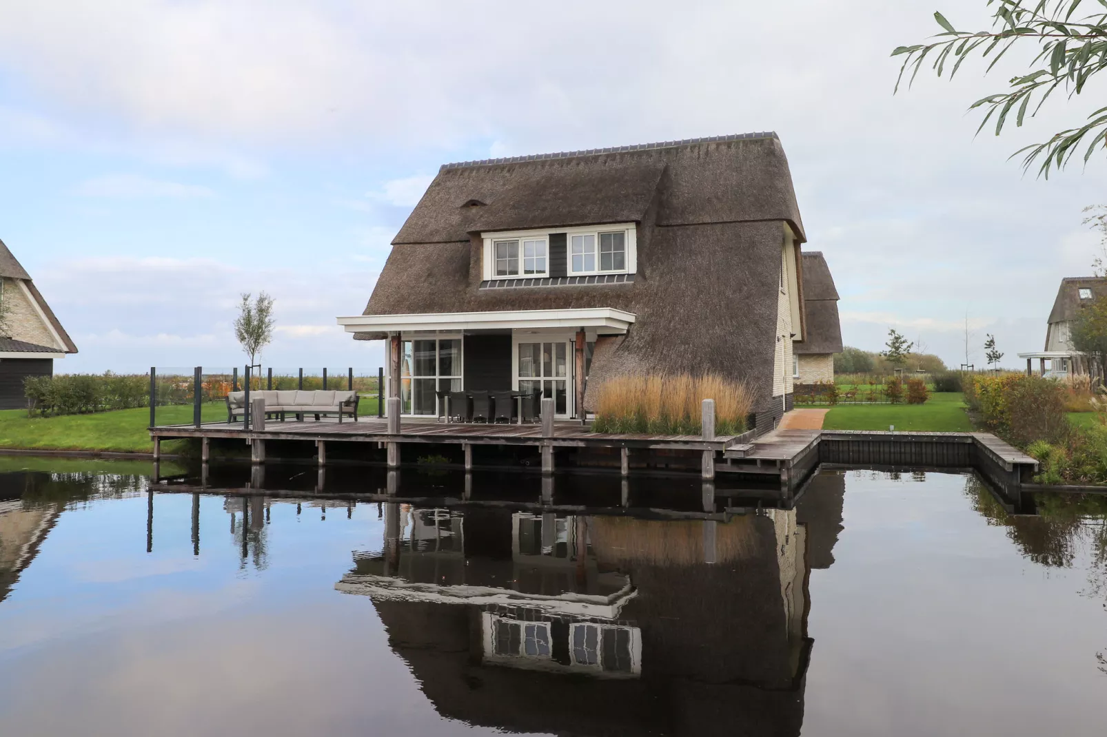 Friese Meren Villa's 13-Buitenkant zomer