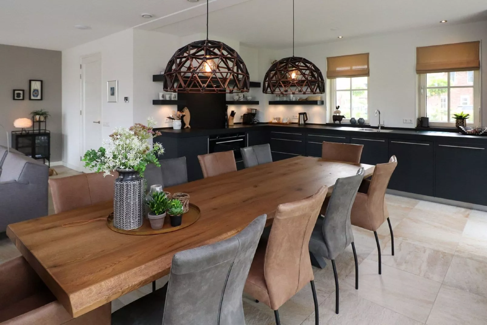 Friese Meren Villa's 16-Eetkamer