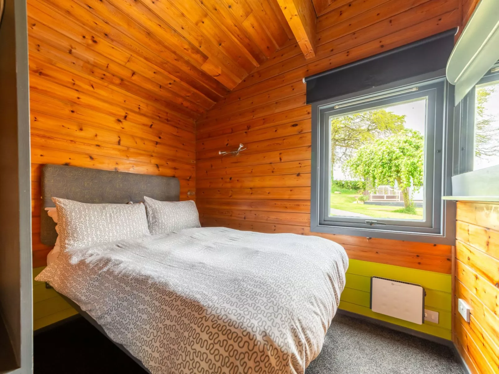 Oak Hot Tub Lodge-Binnen