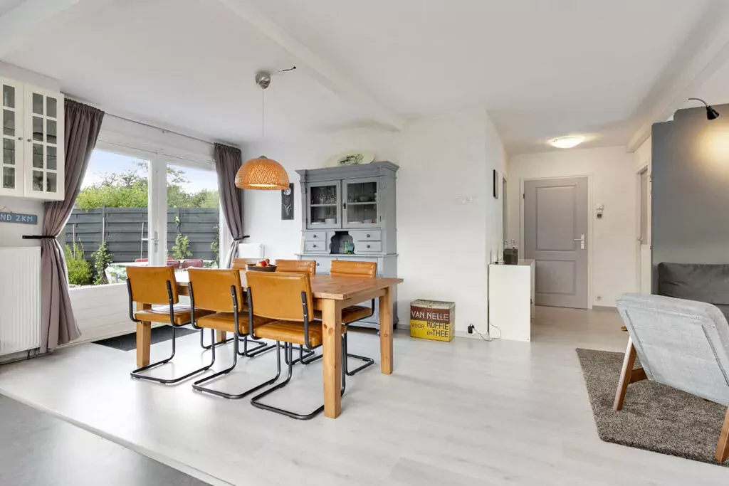 276387-Eetkamer