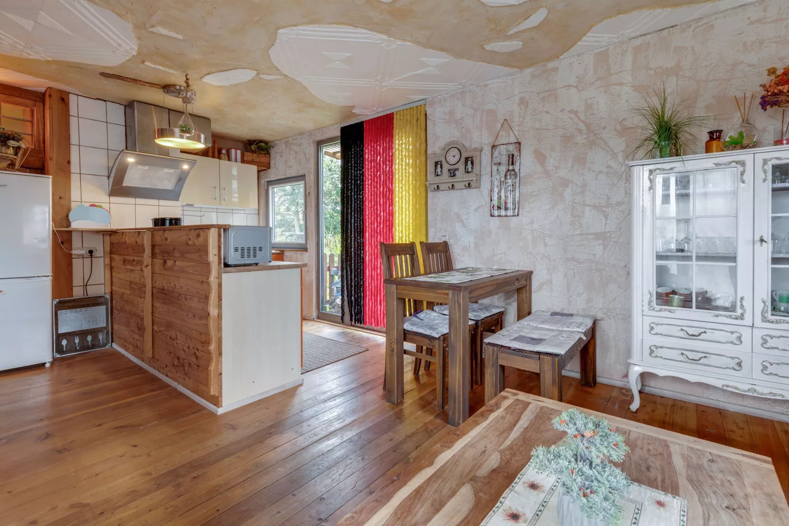 Hundefreundliches Ferienhaus am See MIT Whirlpool-Eetkamer