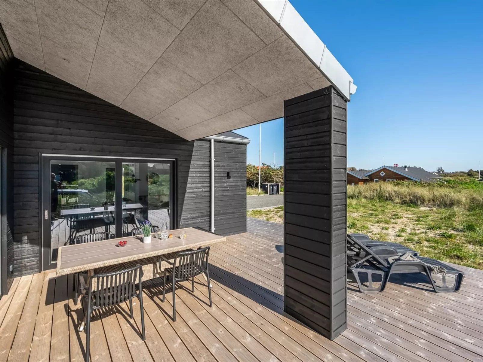 "Chenoa" - 350m from the sea-Buiten