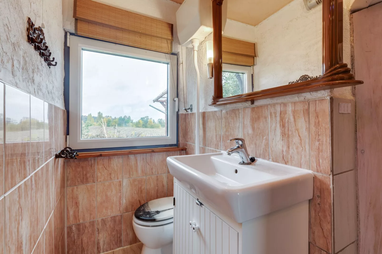 Hundefreundliches Ferienhaus am See MIT Whirlpool-Badkamer