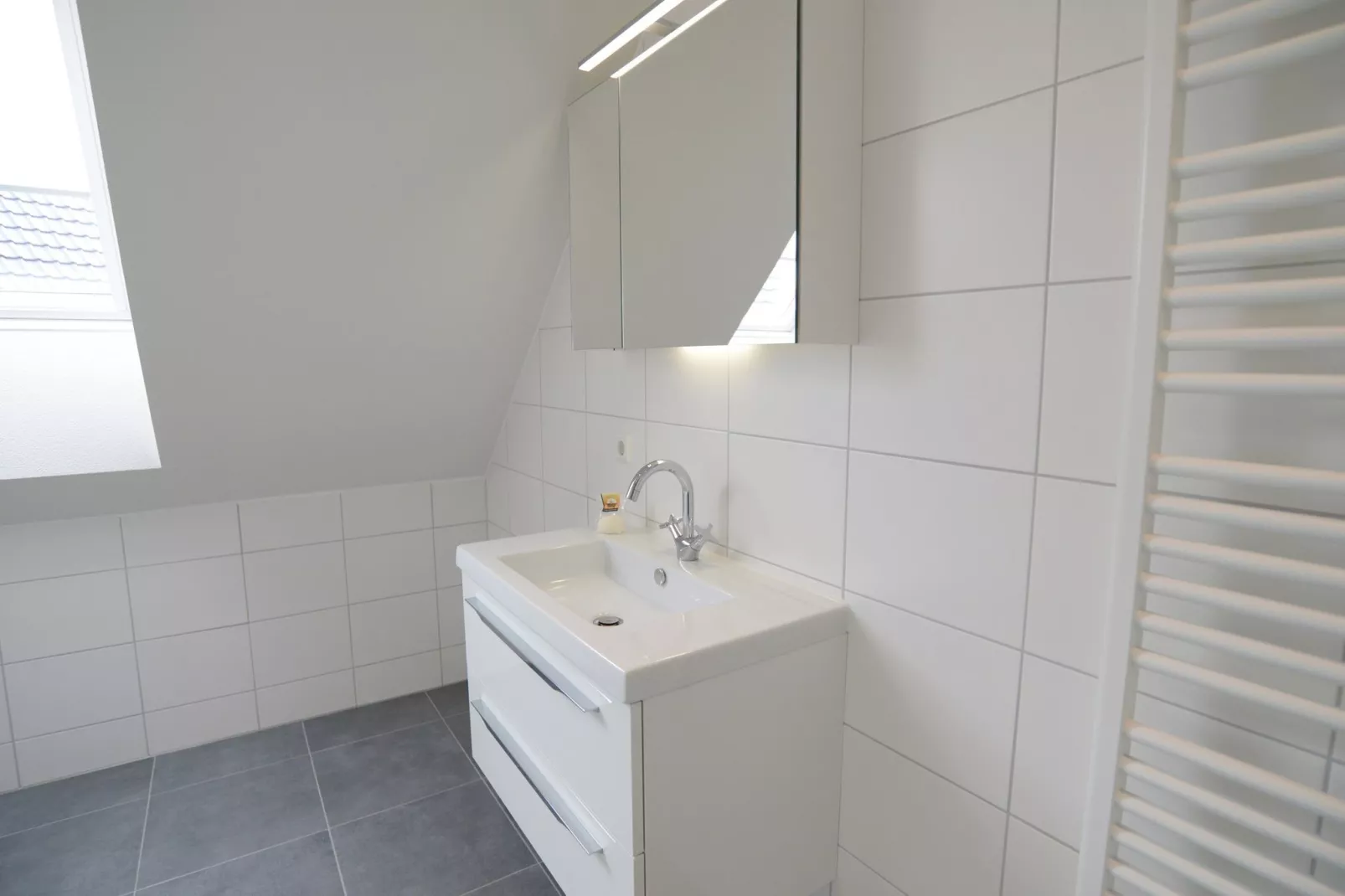 Villa  Hoogeland 106L-Badkamer