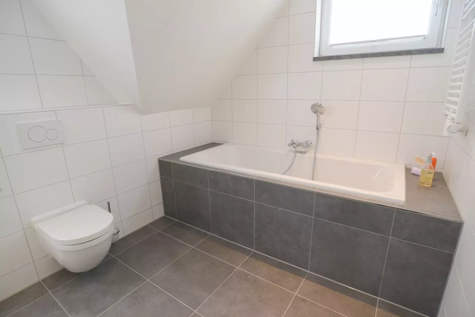 Villa  Hoogeland 106L-Badkamer