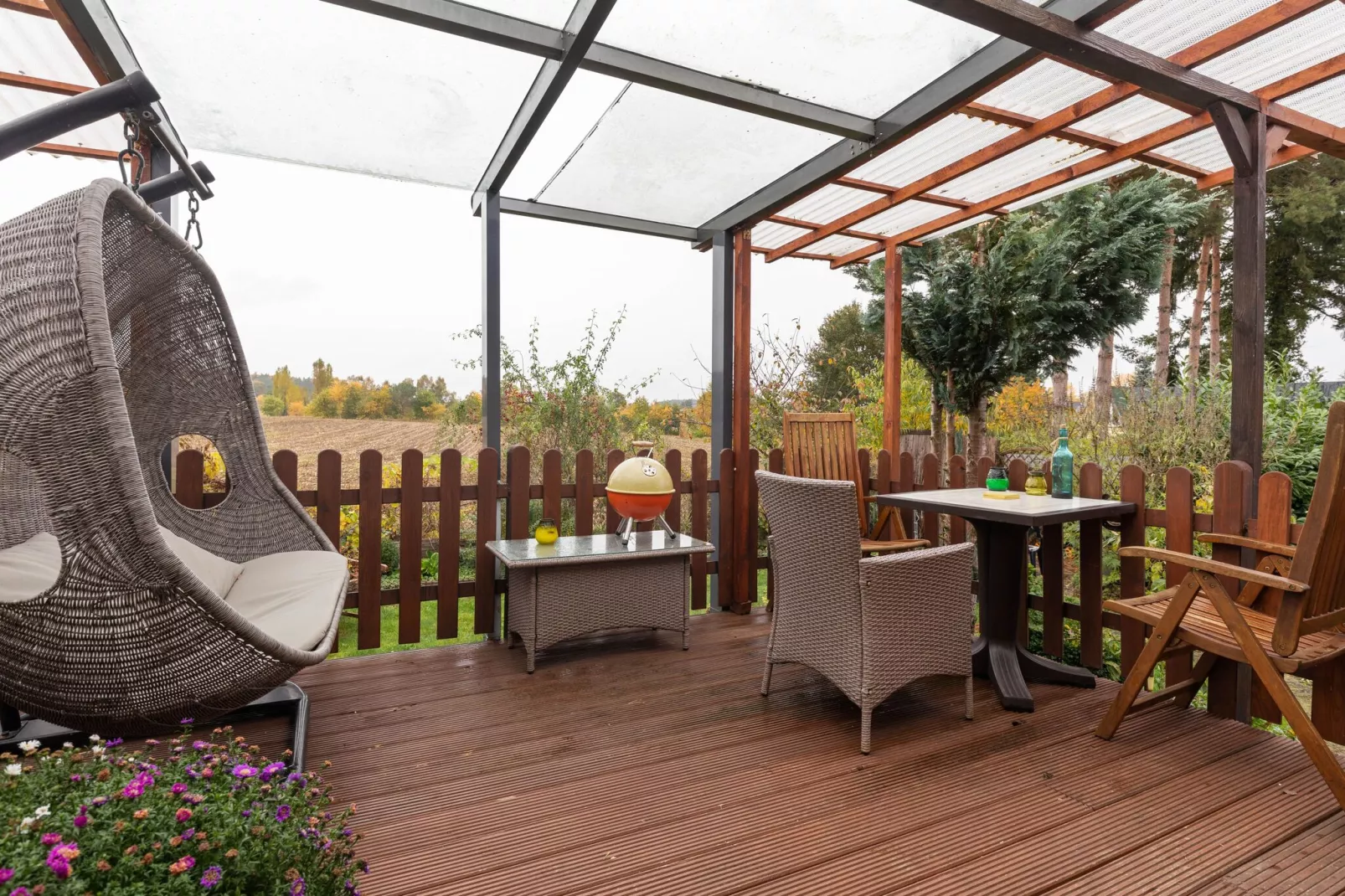 Hundefreundliches Ferienhaus am See MIT Whirlpool-Terrasbalkon