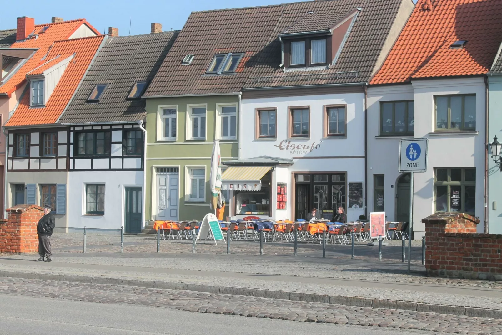 Hundefreundliches Ferienhaus am See MIT Whirlpool-Gebieden zomer 5km