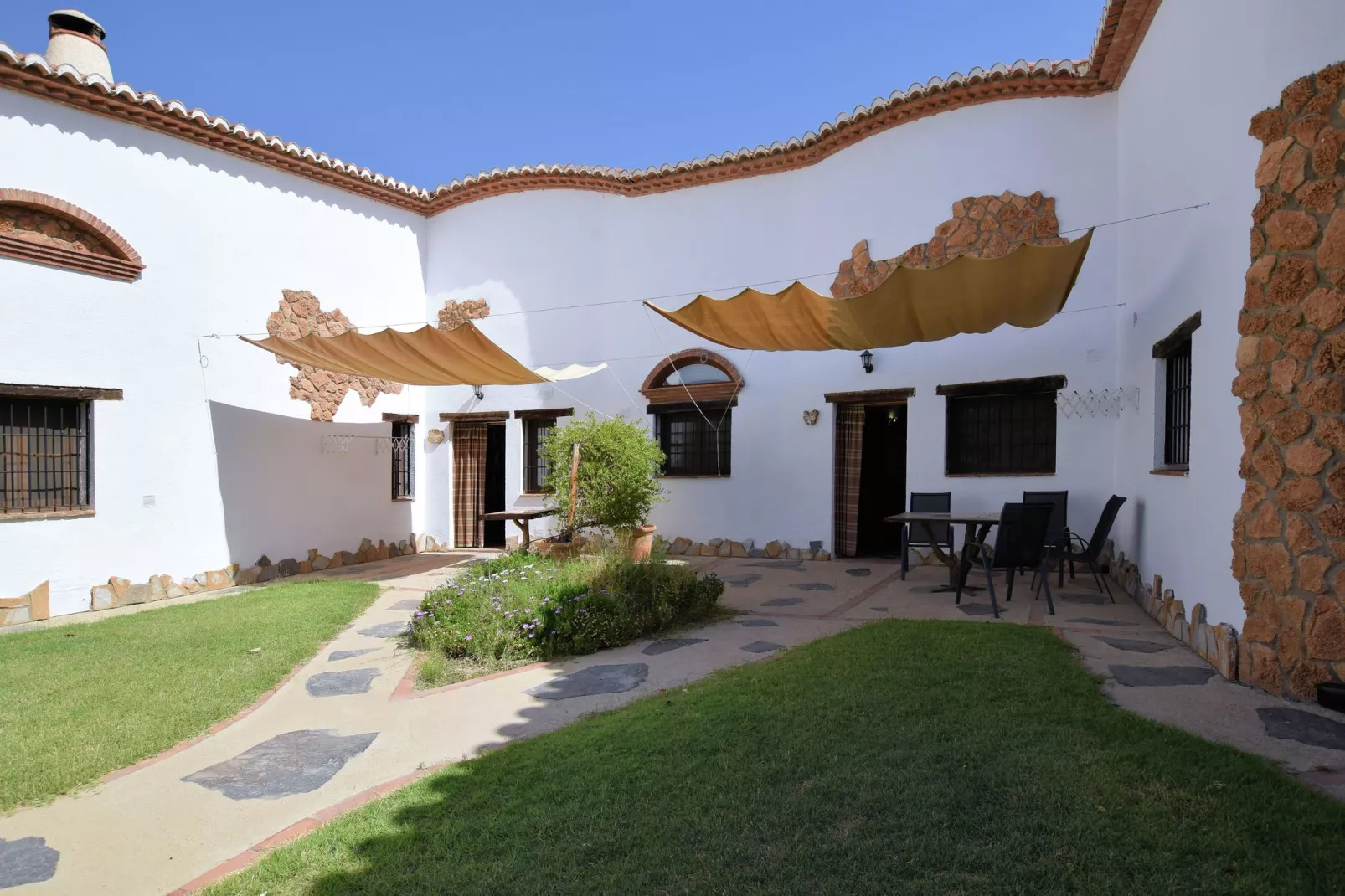 Cueva 2 dorm-Terrasbalkon