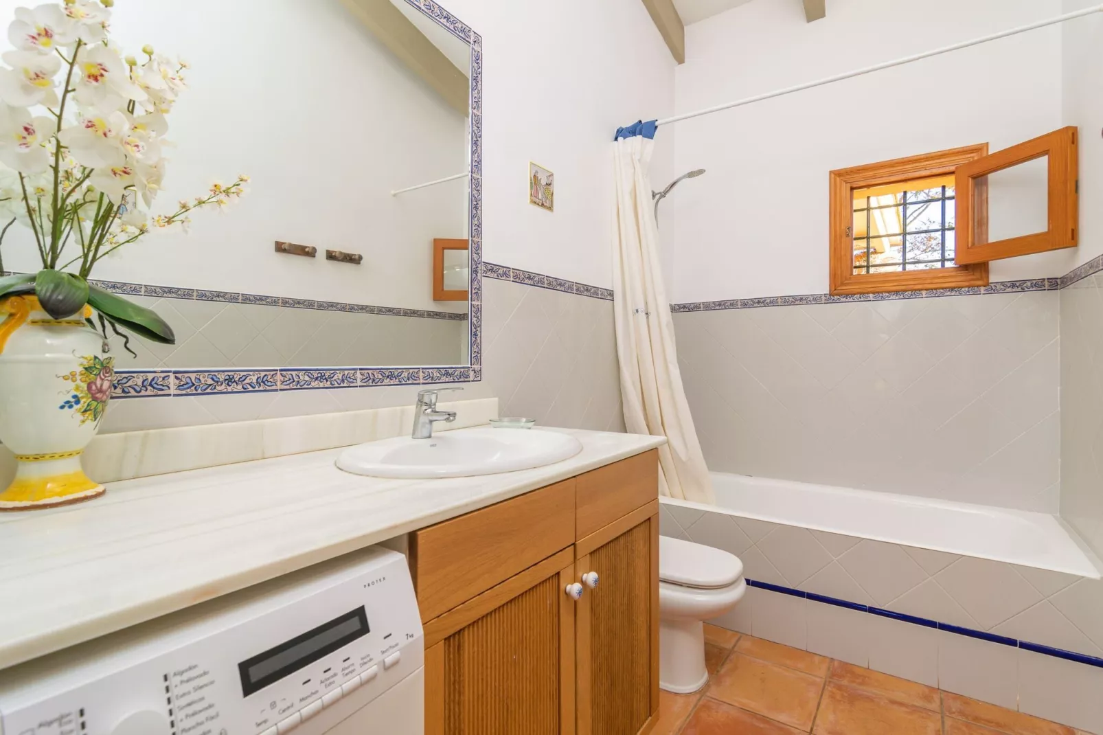 Can Pintat-Badkamer