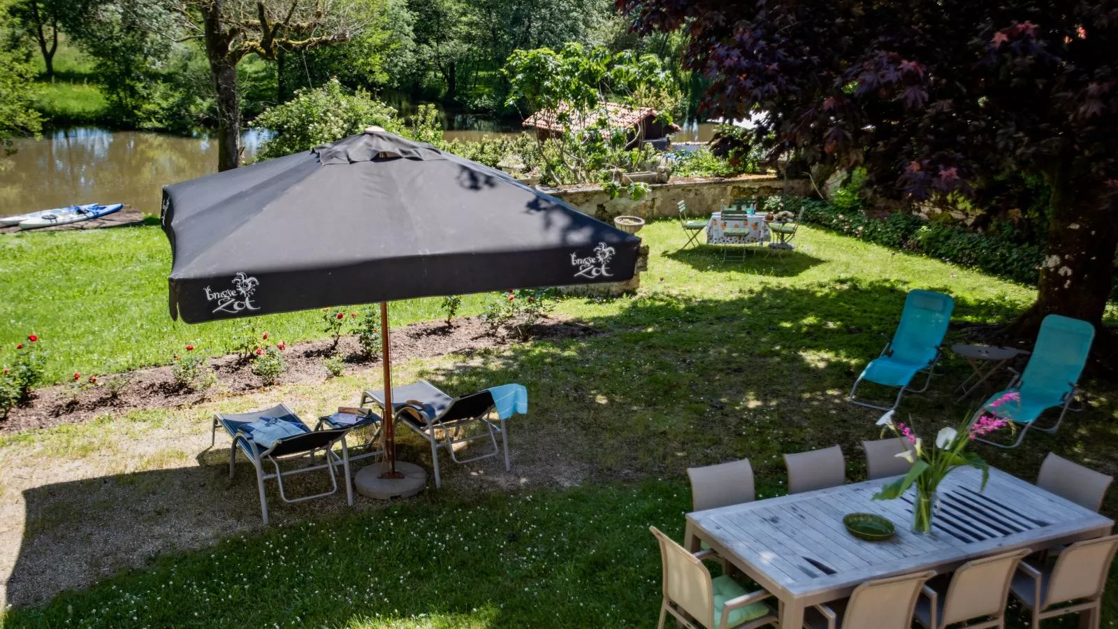 Gîte Côté Rivière-Tuinen zomer
