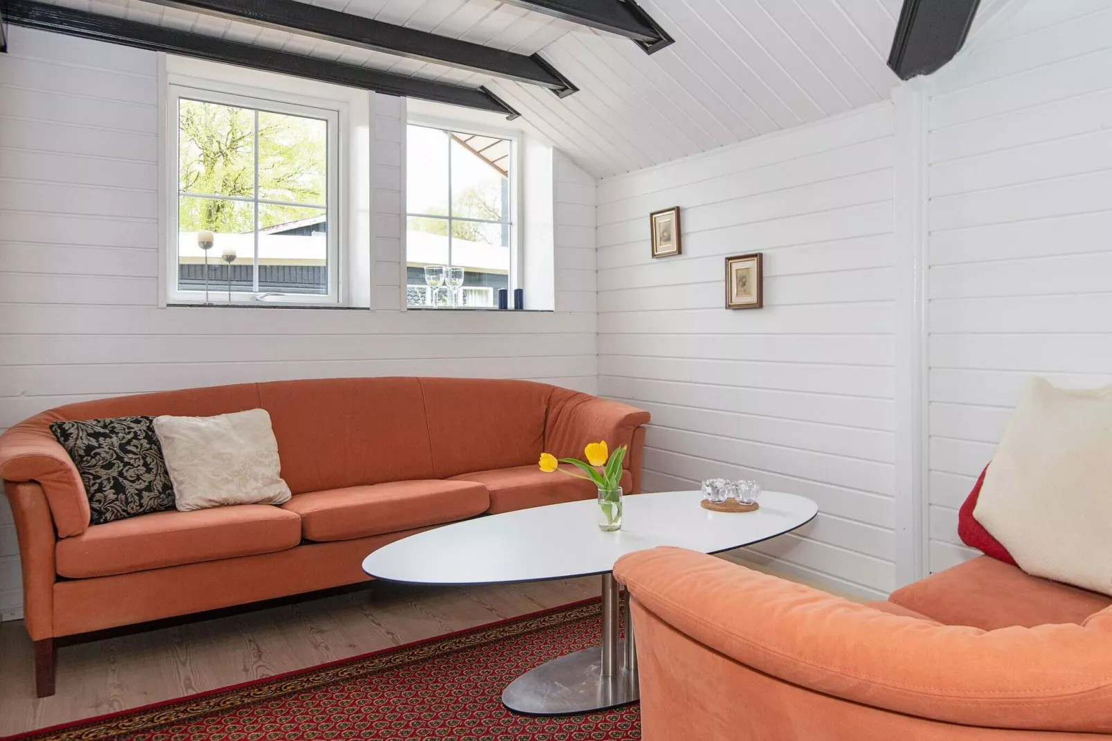 Betoverende Cottage met Whirlpool-By Traum-Binnen