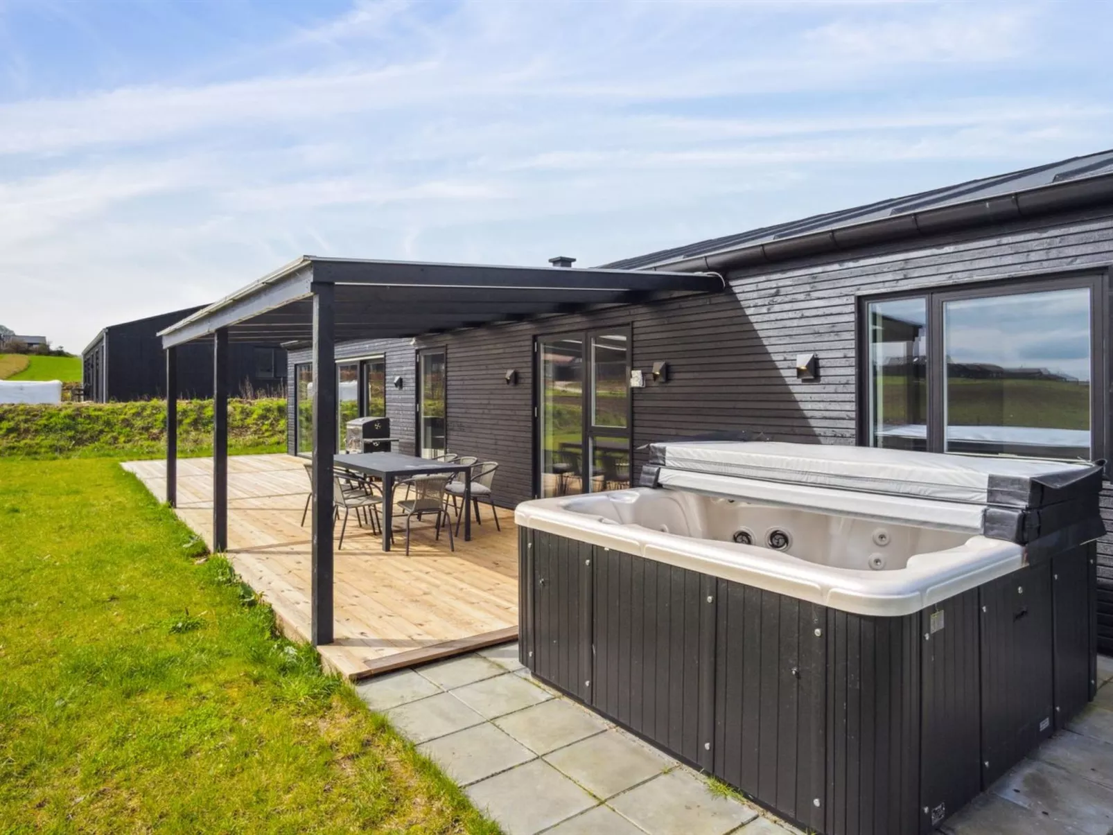 "Jul" - 300m from the sea-Binnen