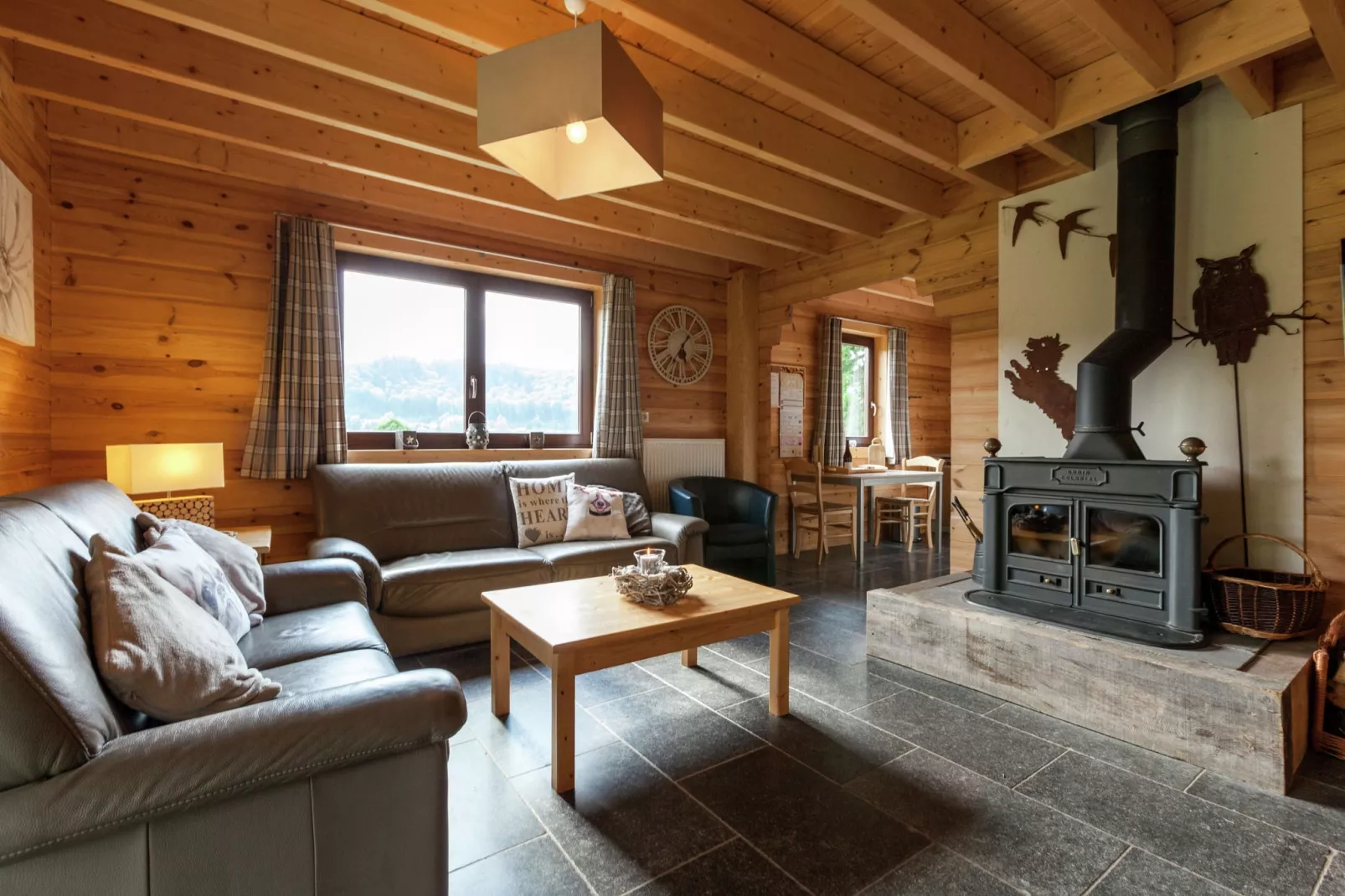 Modern vakantiehuis in Vresse-sur-Semois dicht bij kajakken