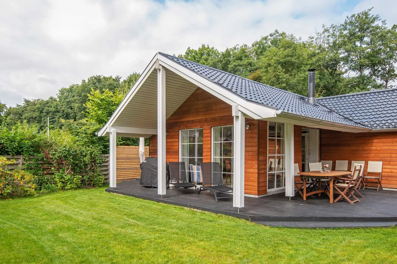 Betoverende Cottage met Whirlpool-By Traum-Uitzicht