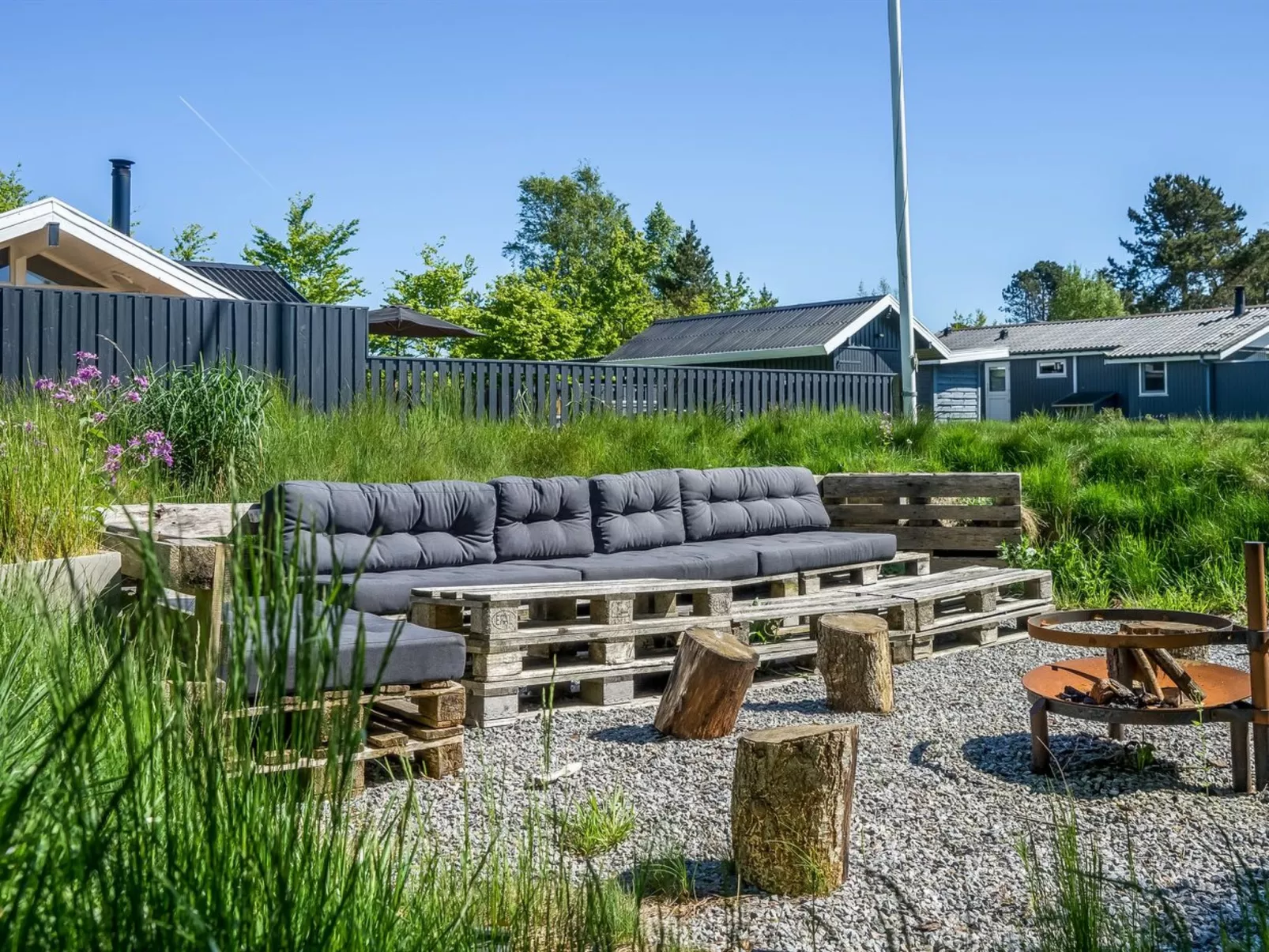 "Bryti" - 500m from the sea-Buiten