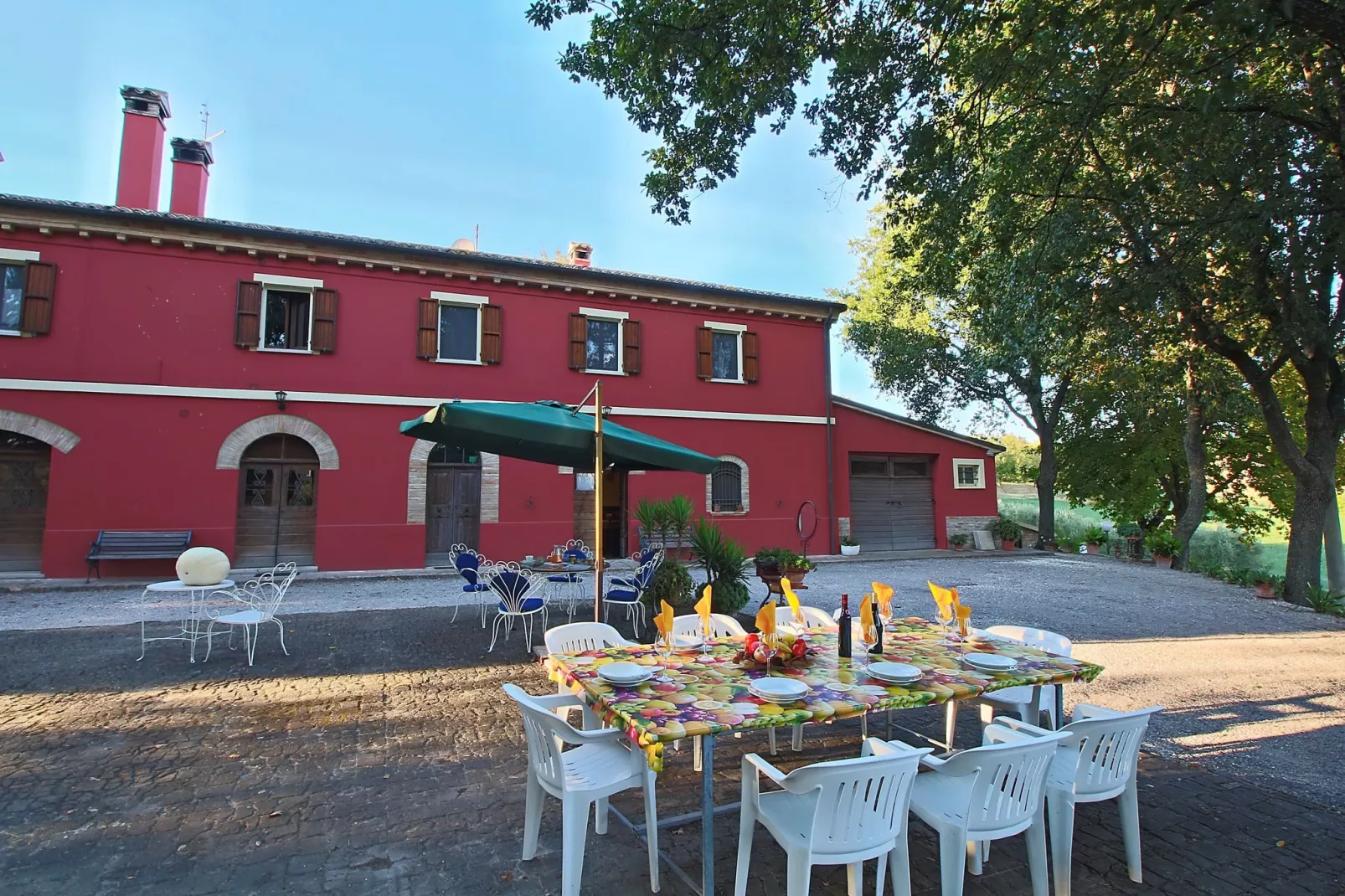 Casa Lella-Buitenkant zomer