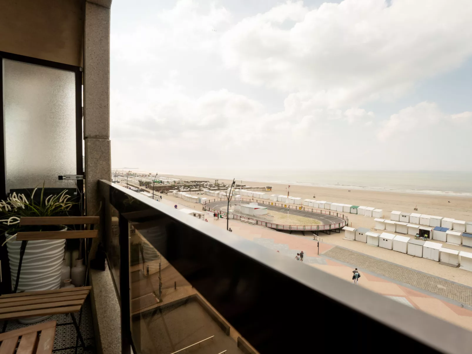 Pacific with parking and sea view-Buiten