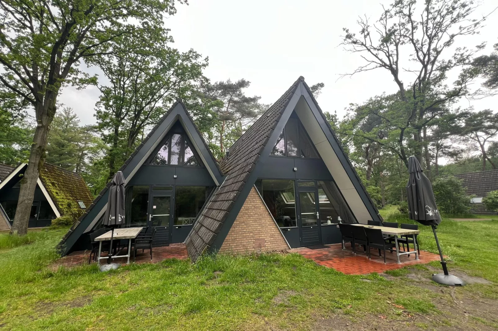 Combi bungalow Vosseven 84 & 85-Buitenkant zomer