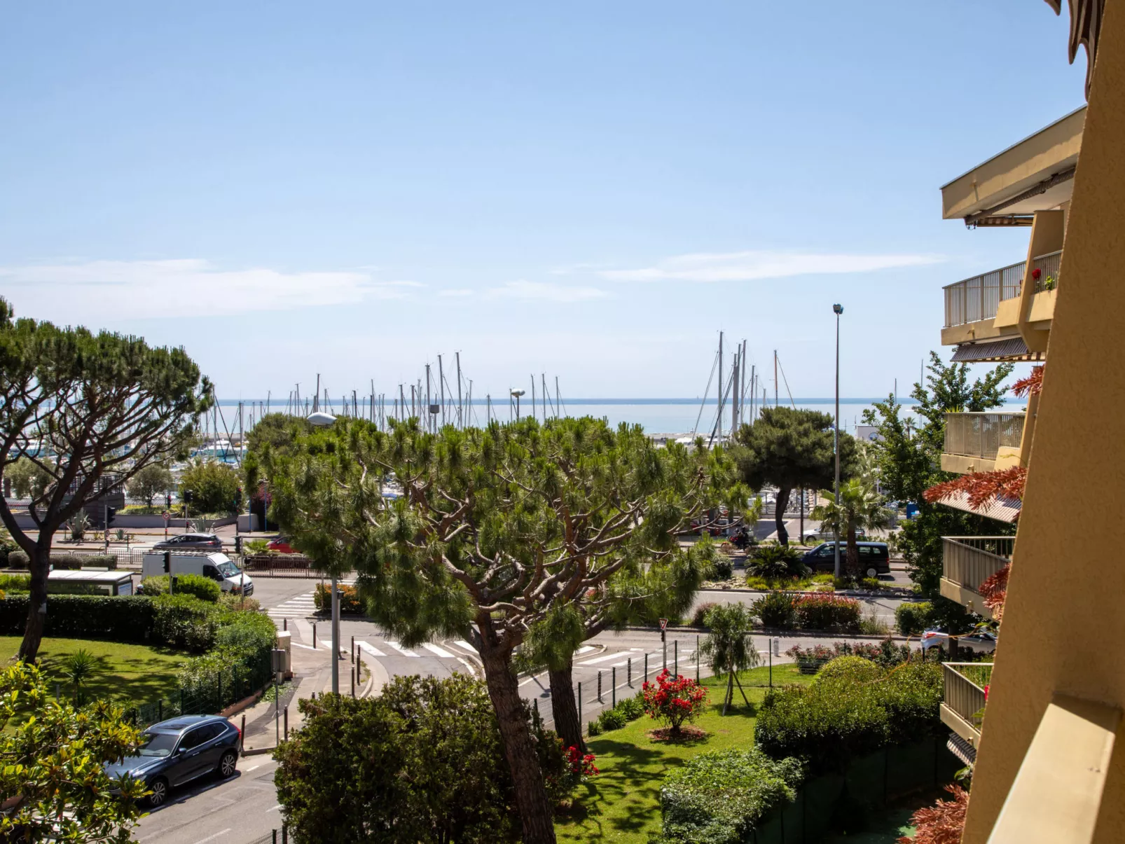 Le ponant-Buiten