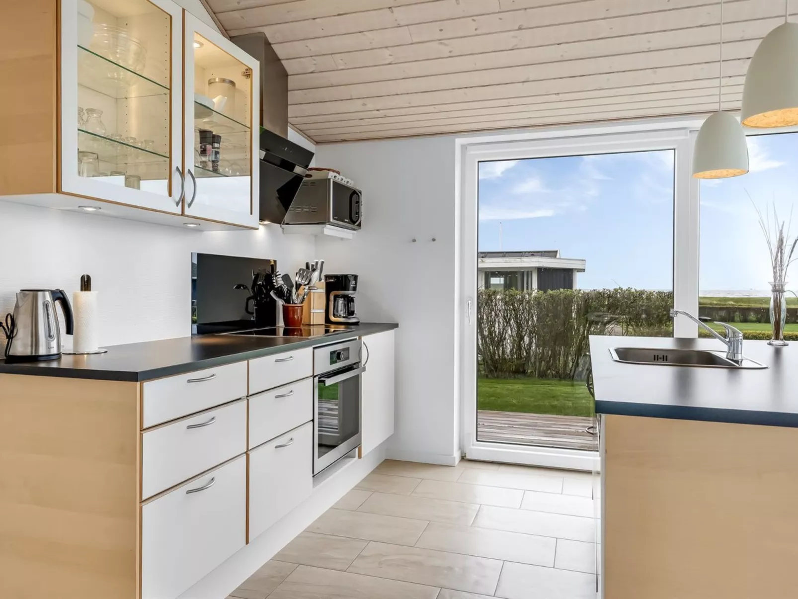 "Hedvig" - 70m from the sea-Binnen