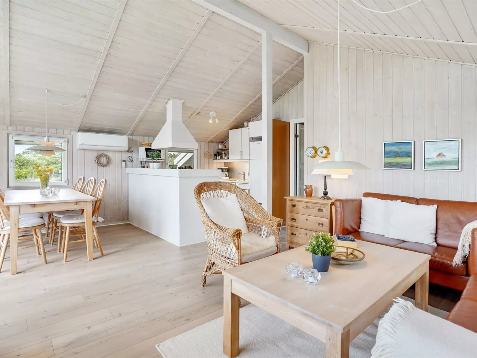 "Hariet" - 300m from the sea-Binnen