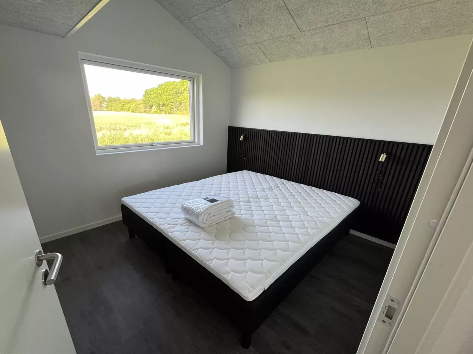 "Stygg" - 75m from the sea-Binnen