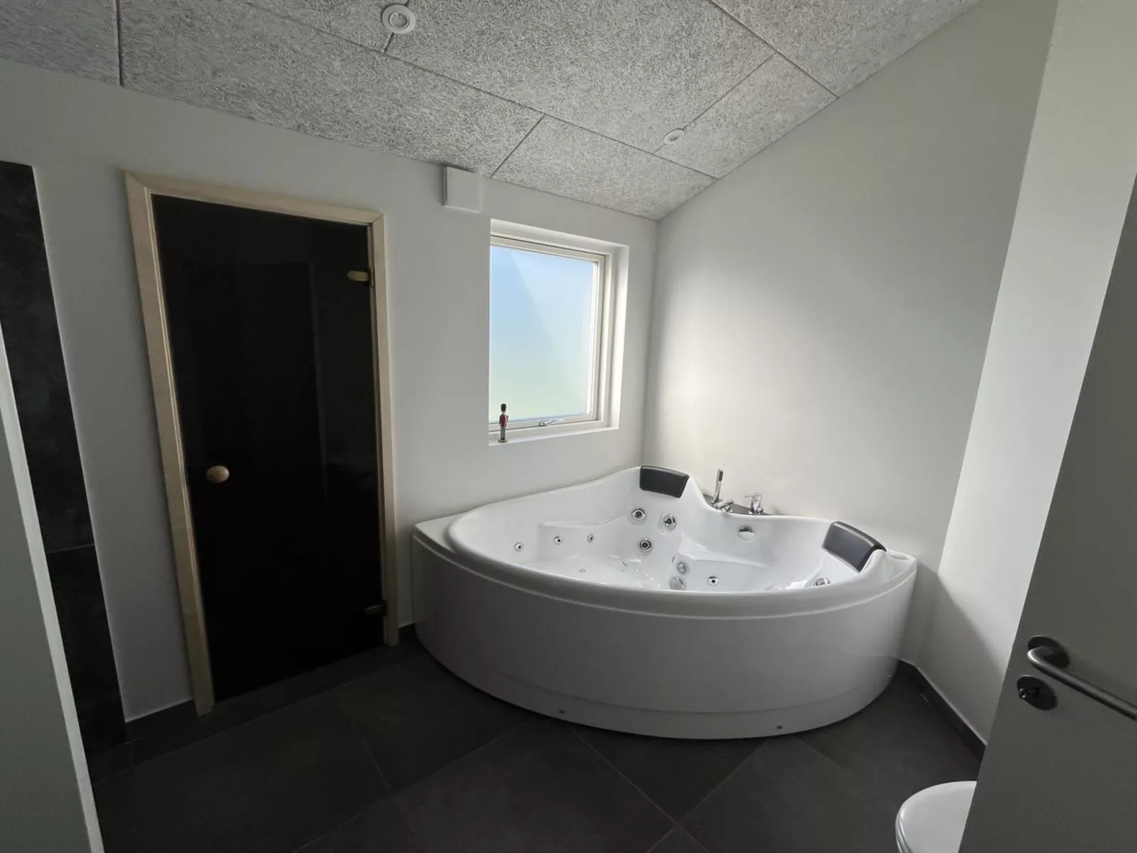 "Stygg" - 75m from the sea-Binnen