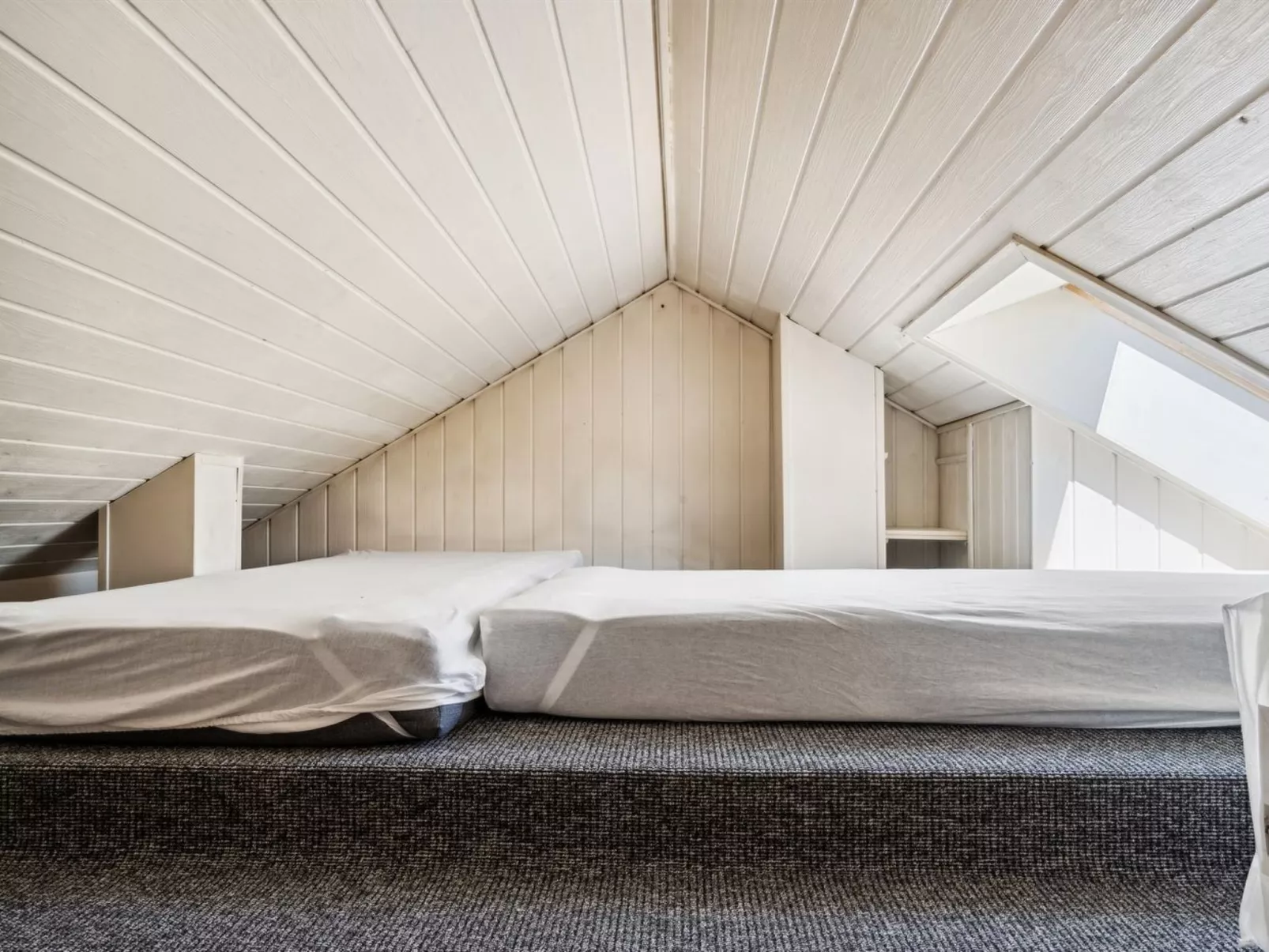 "Michel" - 25m from the sea-Binnen