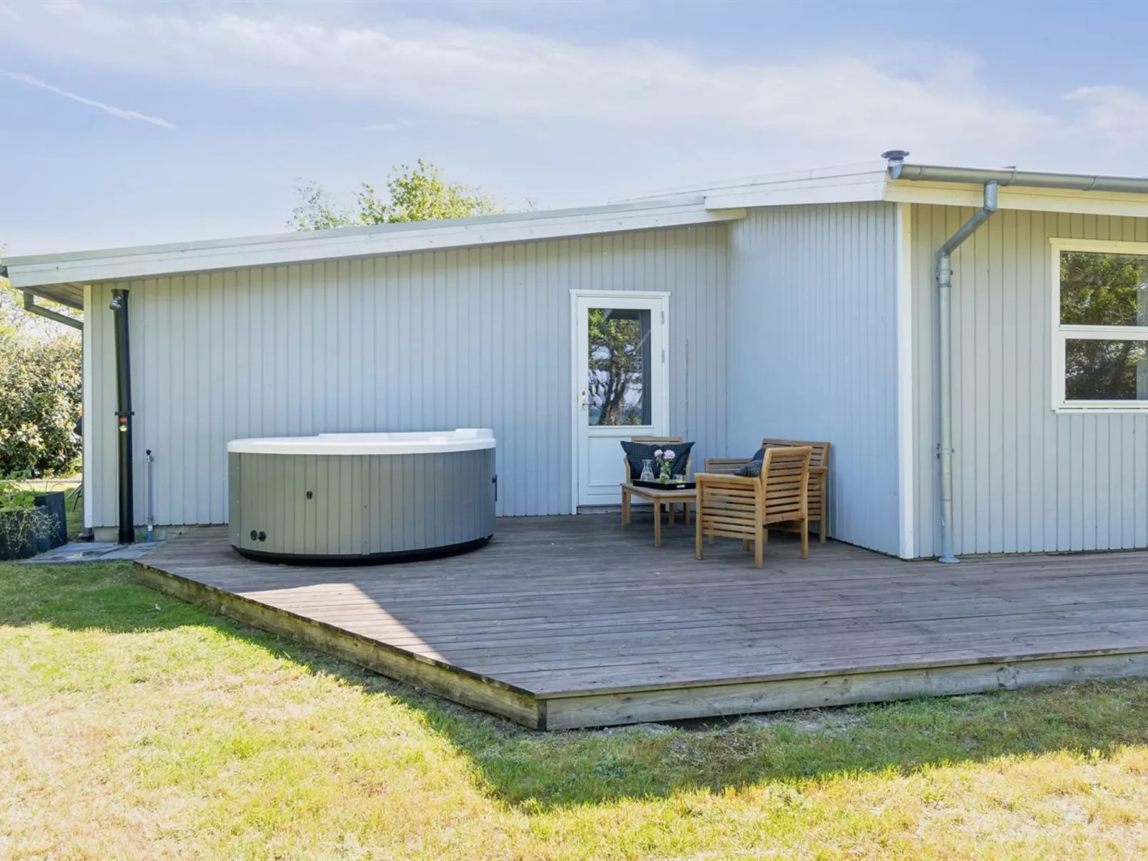 "Myriam" - 50m from the sea-Buiten