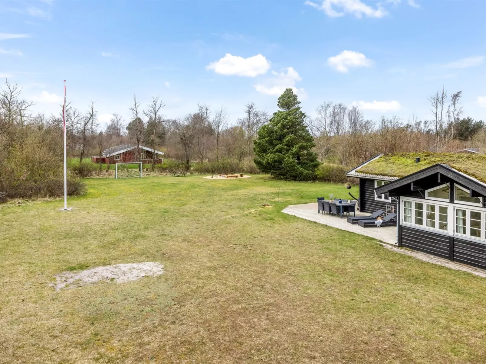 "Langsom" - 480m from the sea-Buiten