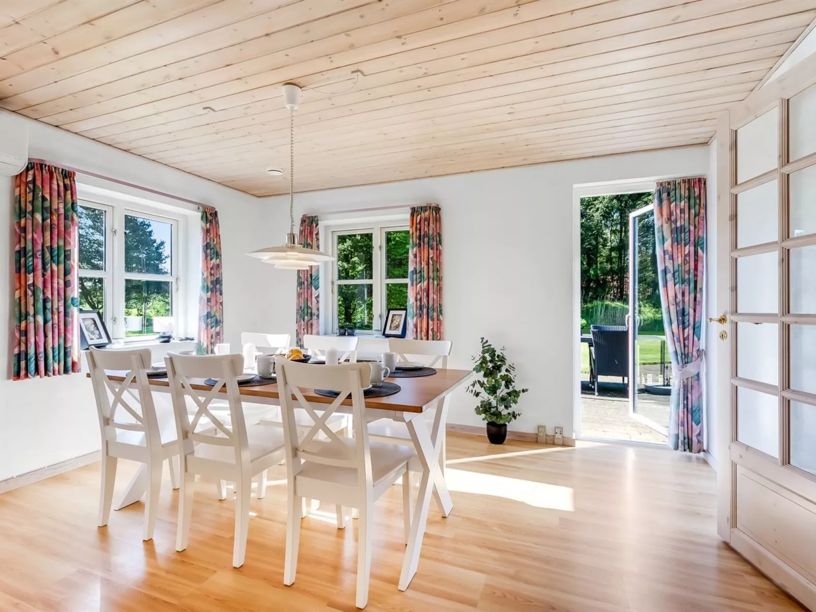 "Marlise" - 2.5km from the sea-Binnen