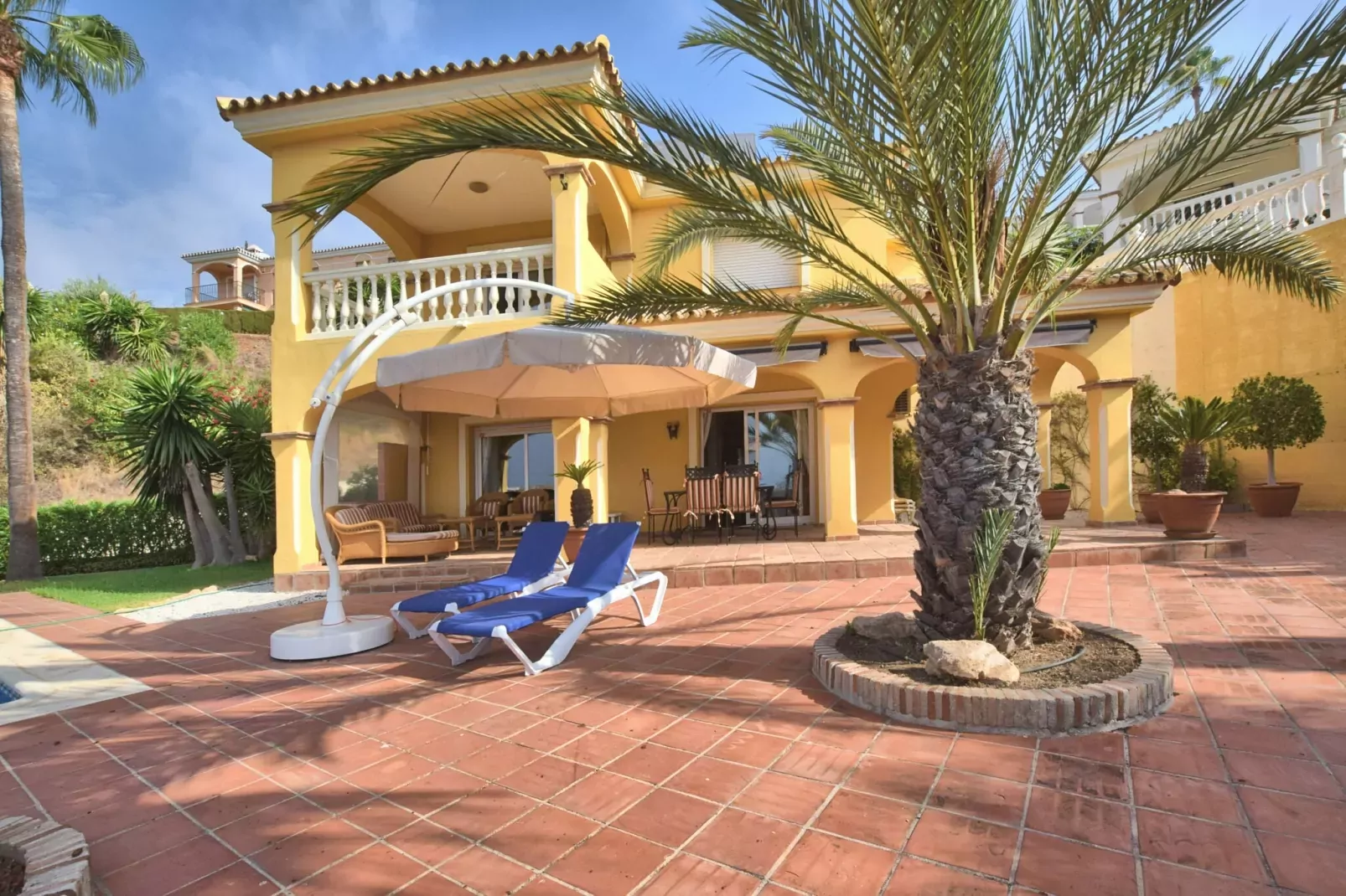 Casa Esmeralda-Buitenkant zomer